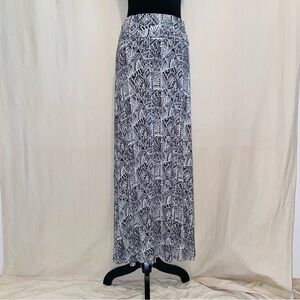 Black and White Geometric Print Maxi Skirt